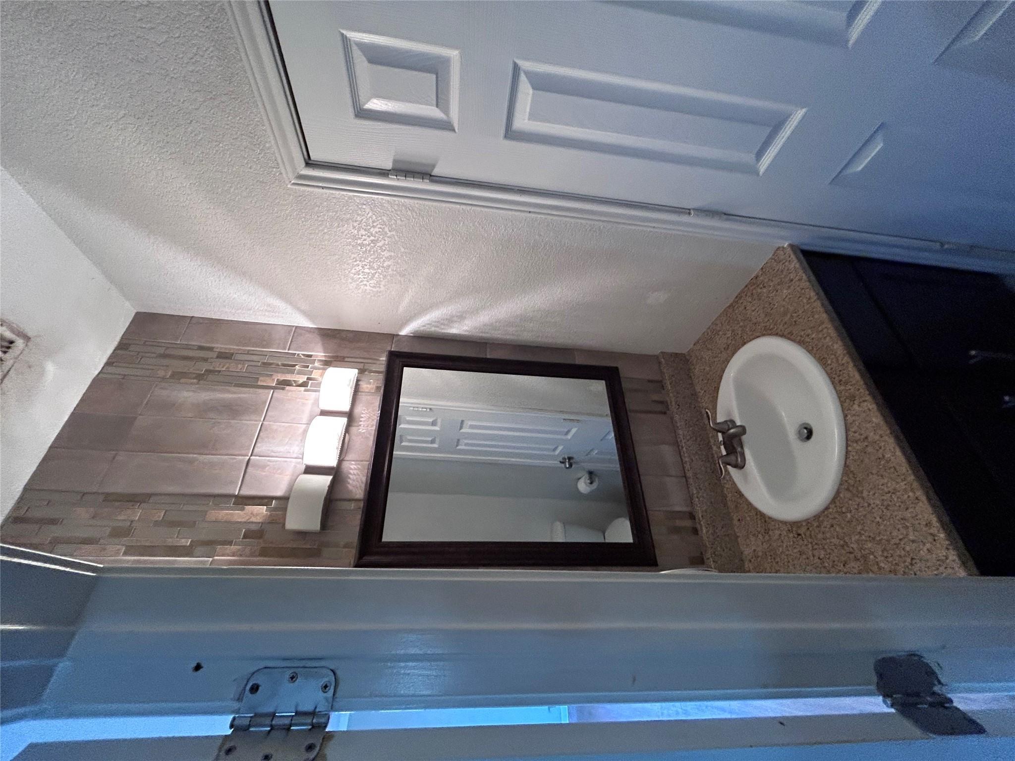 5708 Spring Meadow Rd #b Property Photo 3