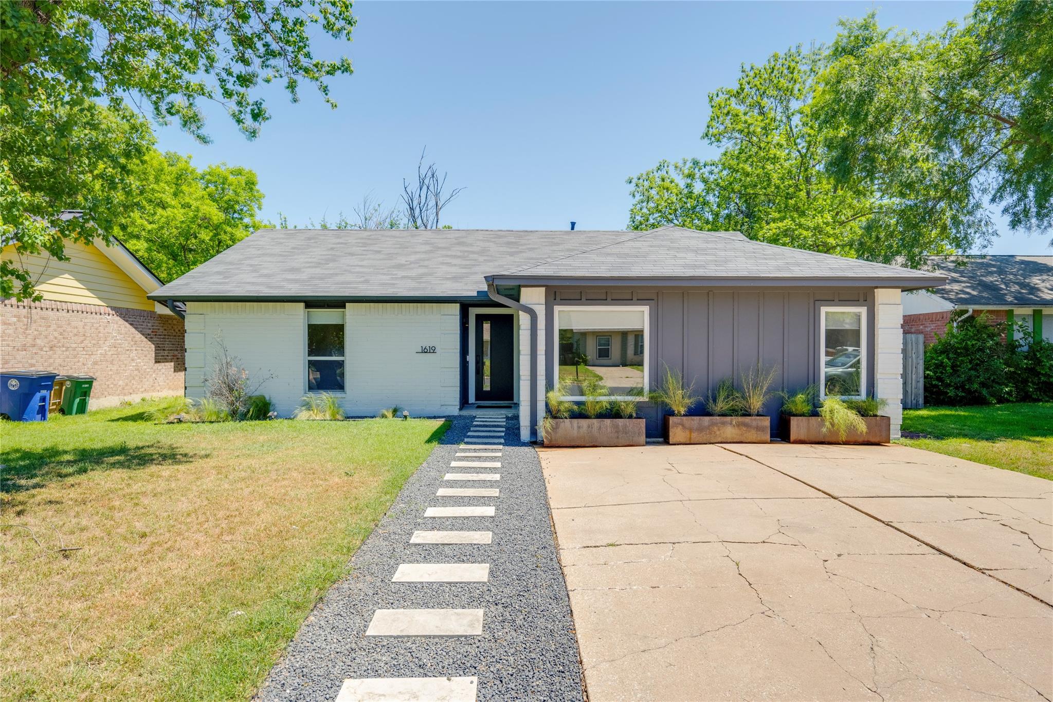 1619 Nw Chippeway Ln Property Photo