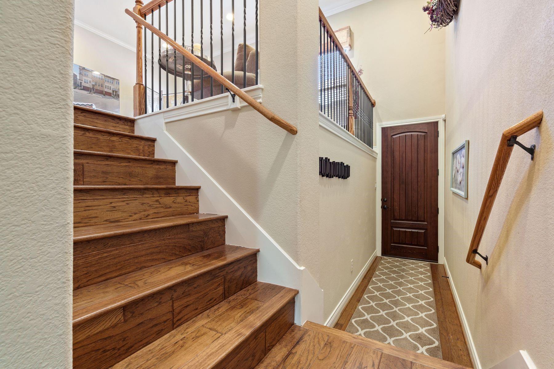 1005 Highknoll Ln Property Photo 5