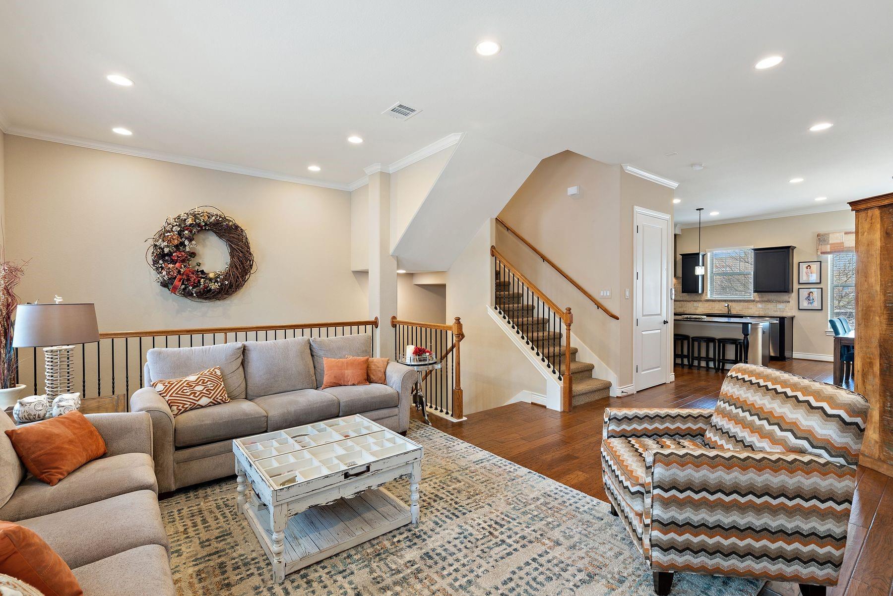 1005 Highknoll Ln Property Photo 6