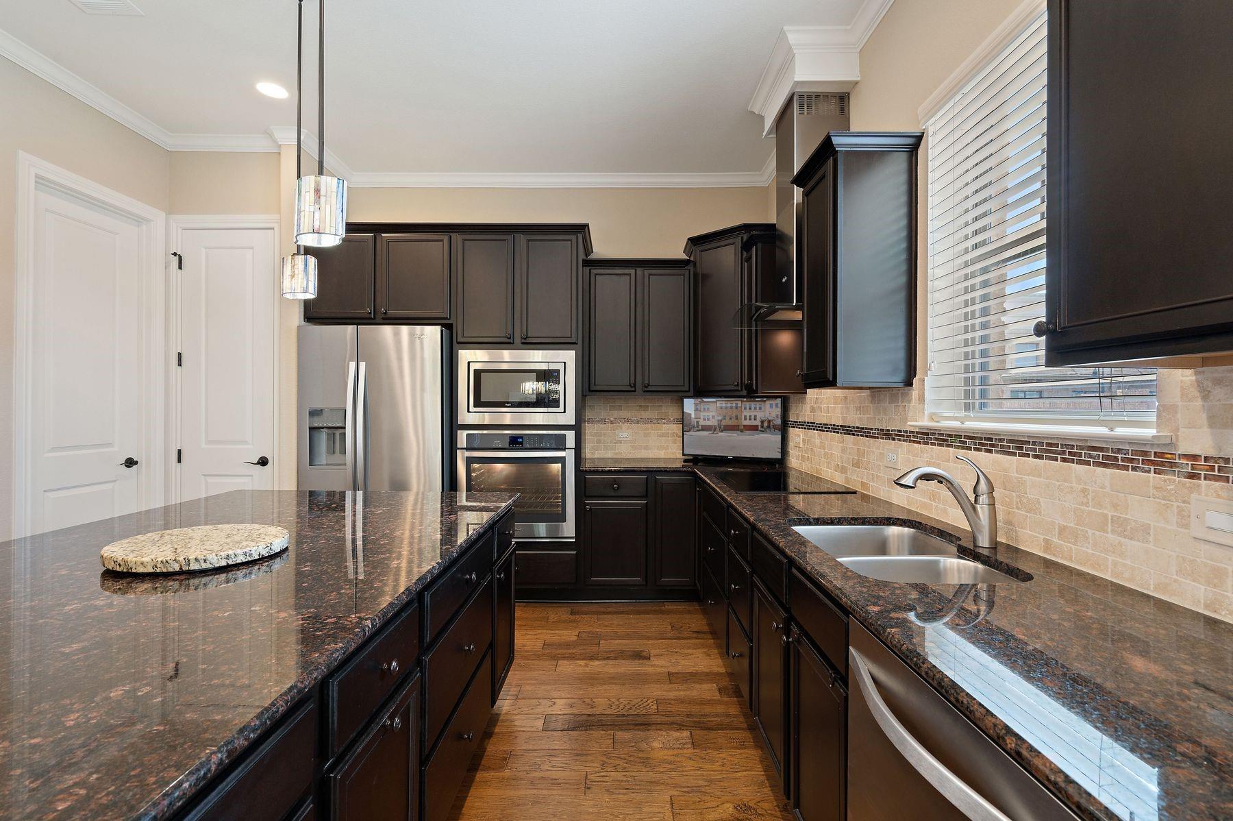 1005 Highknoll Ln Property Photo 14