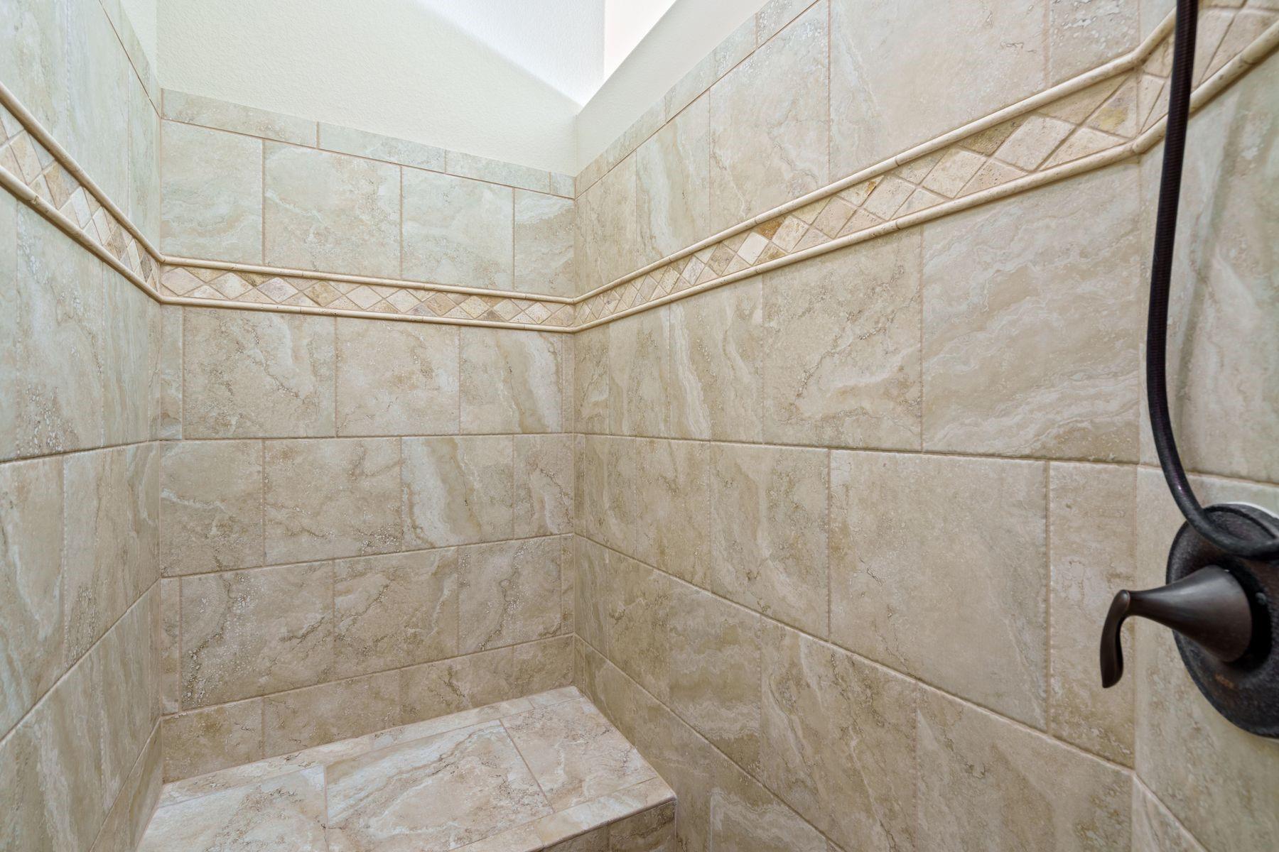 1005 Highknoll Ln Property Photo 21