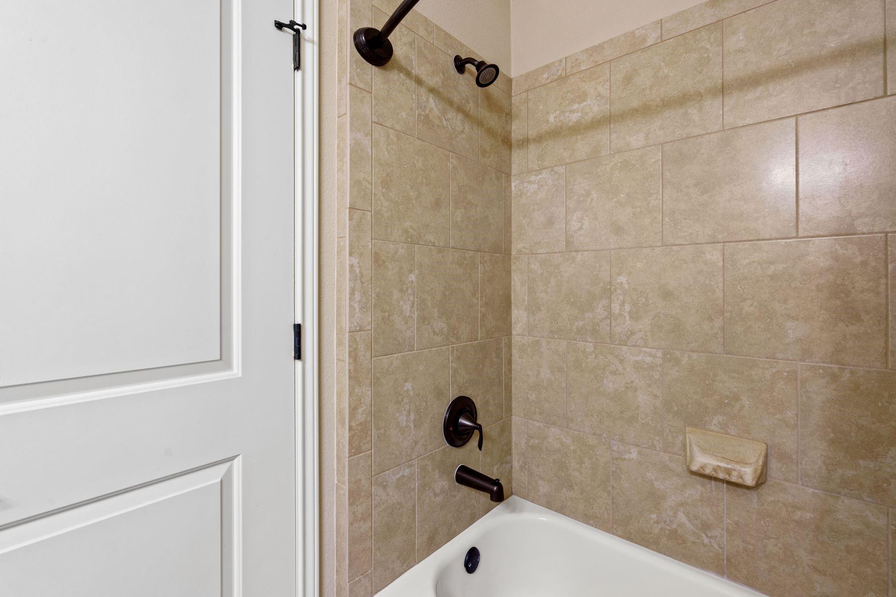 1005 Highknoll Ln Property Photo 30
