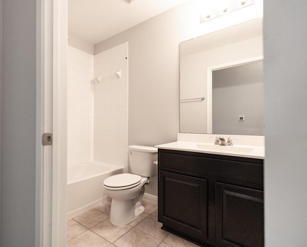 1411 Elbe St Property Photo 27