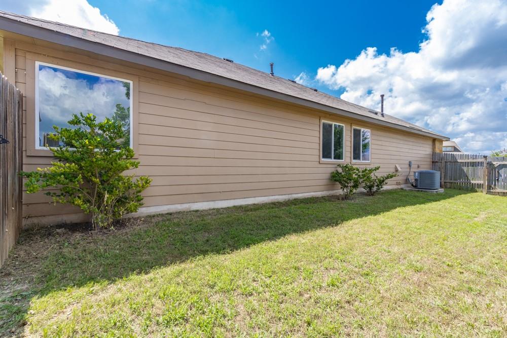 1411 Elbe St Property Photo 30