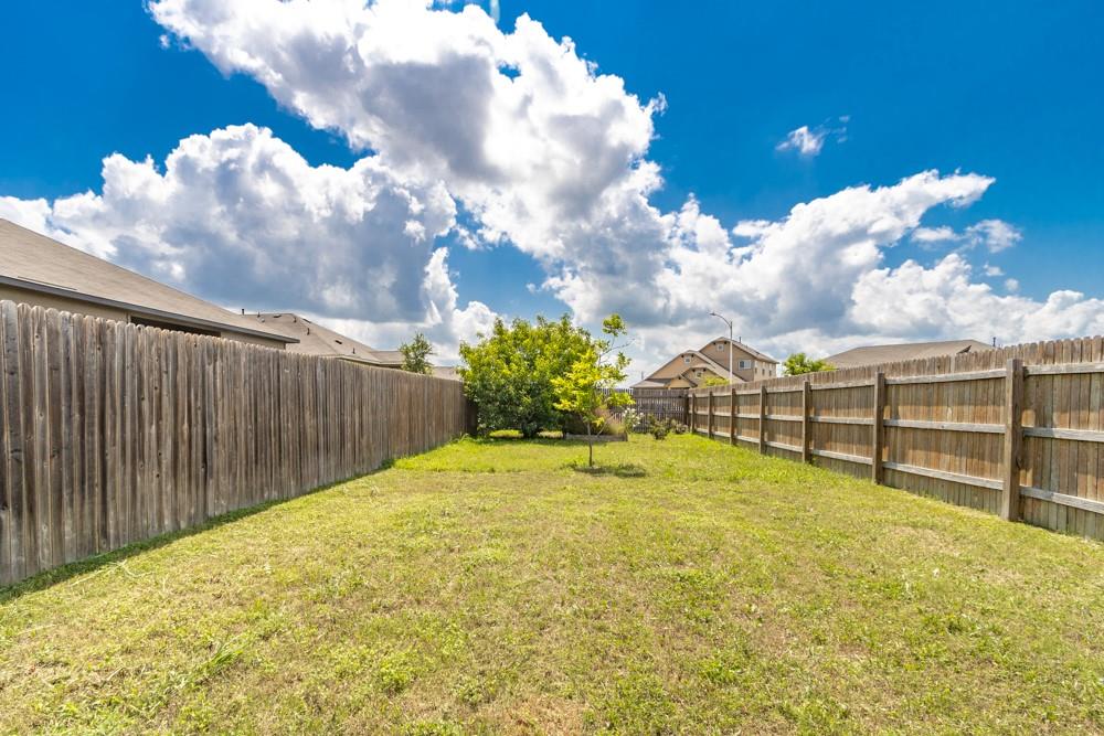 1411 Elbe St Property Photo 32