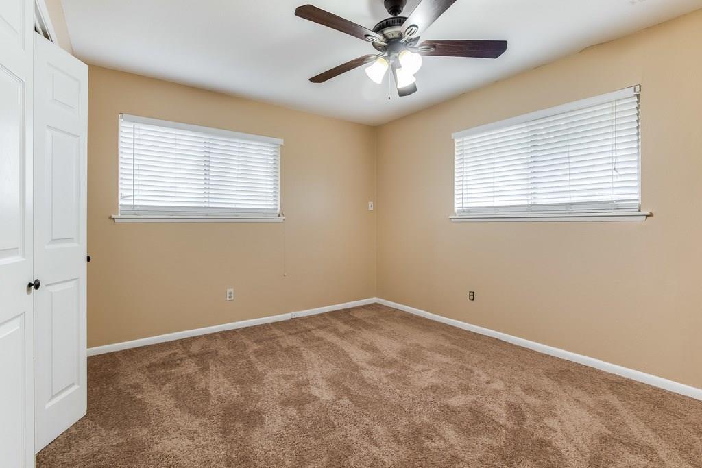 2802 St Edwards Cir #b Property Photo 4