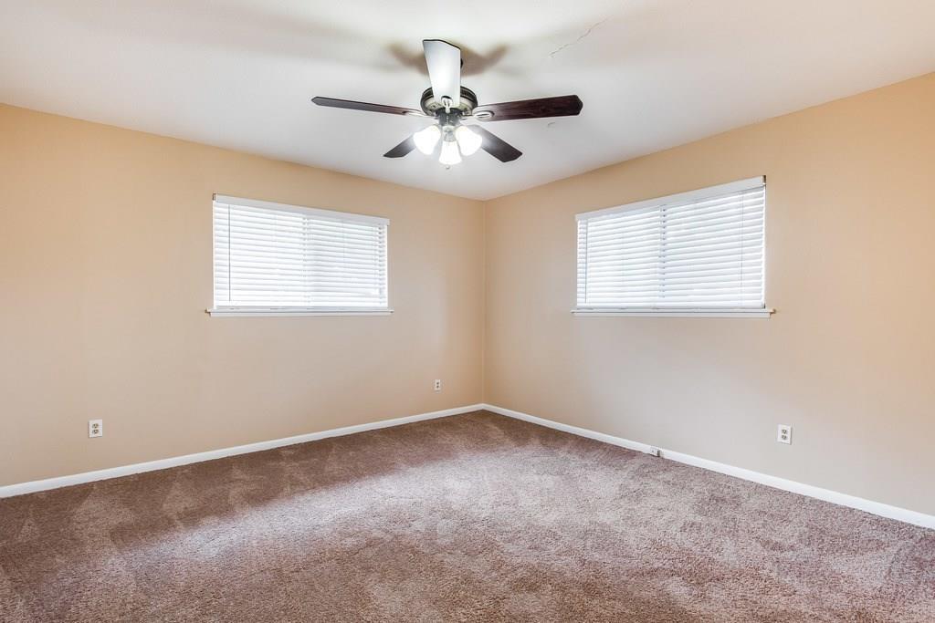2802 St Edwards Cir #b Property Photo 5