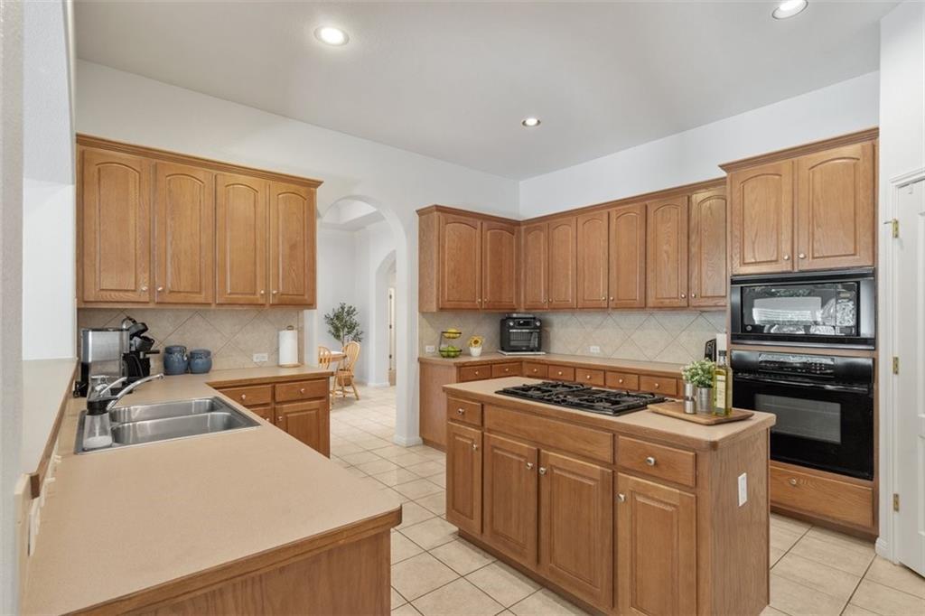 2101 Aaron Ross Way Property Photo 11