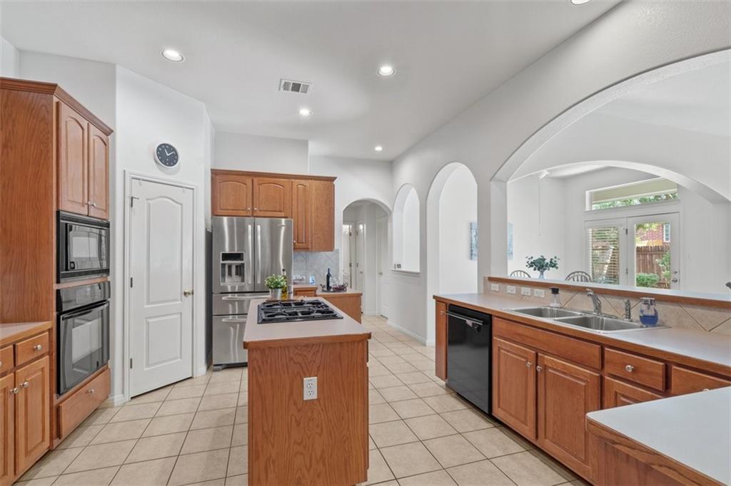 2101 Aaron Ross Way Property Photo 12