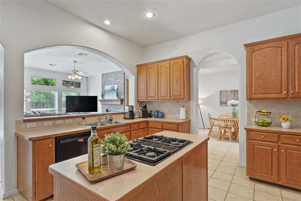 2101 Aaron Ross Way Property Photo 13