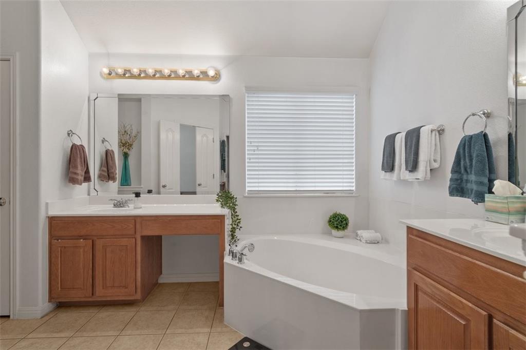 2101 Aaron Ross Way Property Photo 18