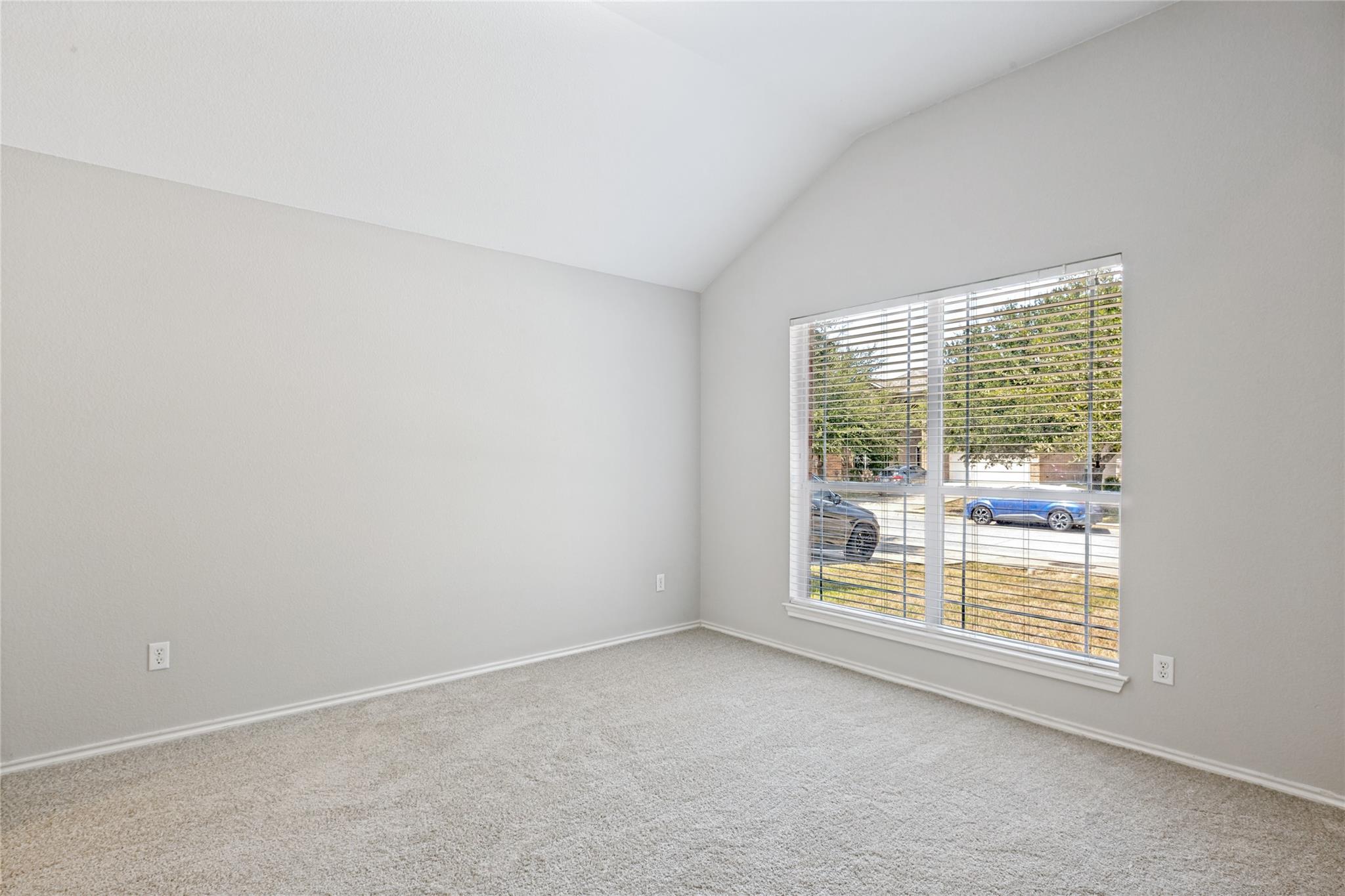 18625 Silent Water Way Property Photo 4