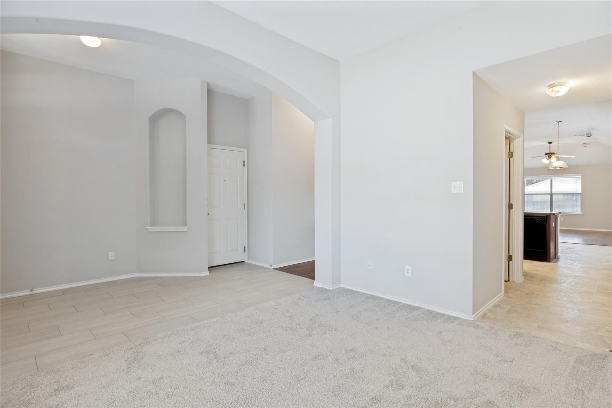 18625 Silent Water Way Property Photo 5