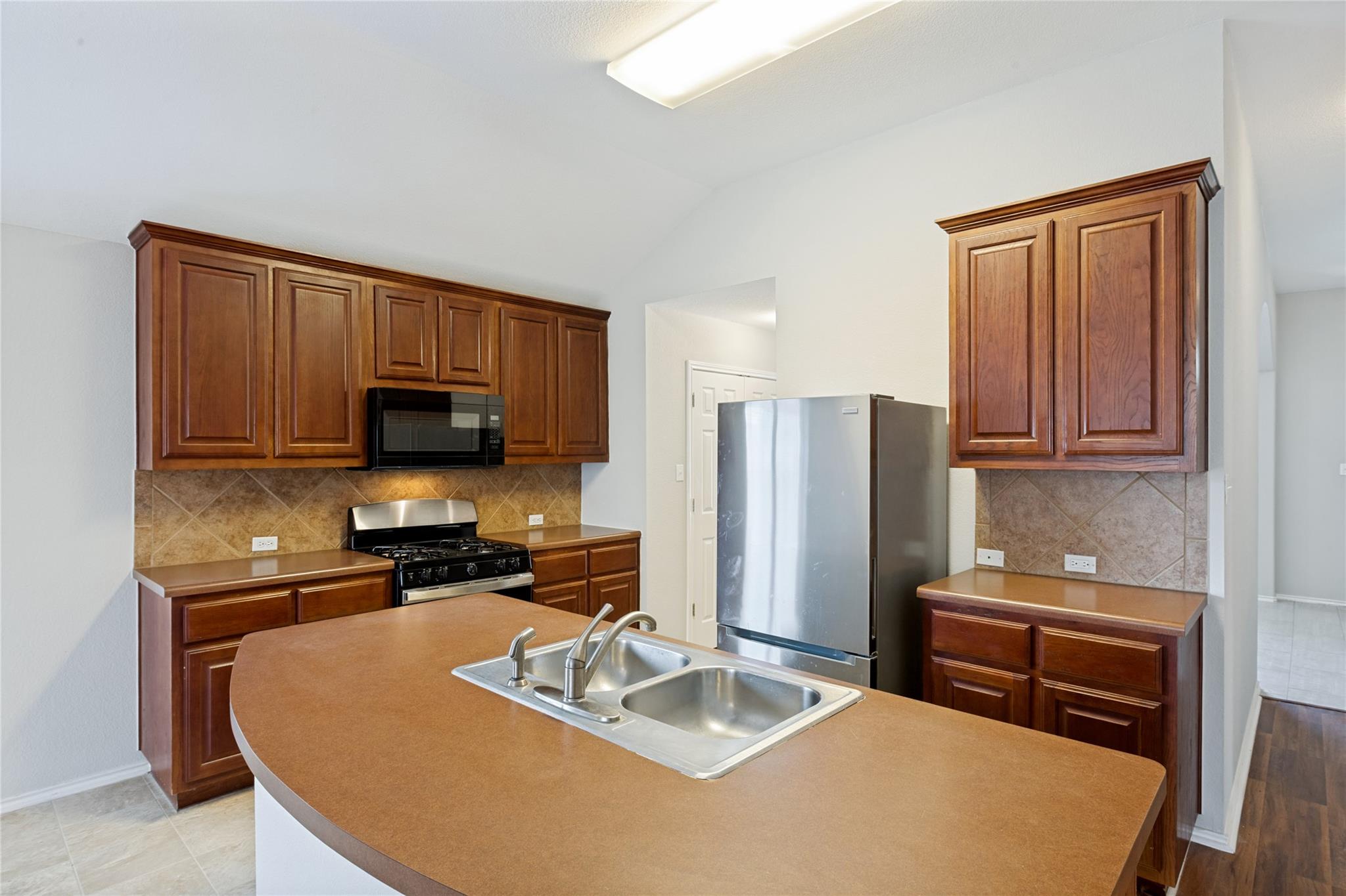 18625 Silent Water Way Property Photo 11