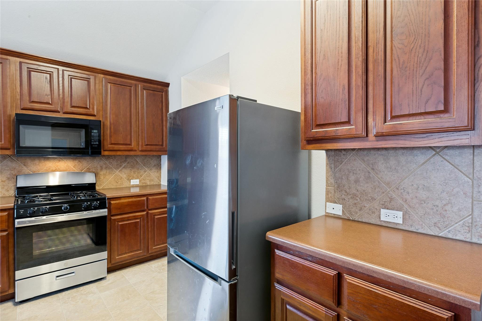 18625 Silent Water Way Property Photo 12