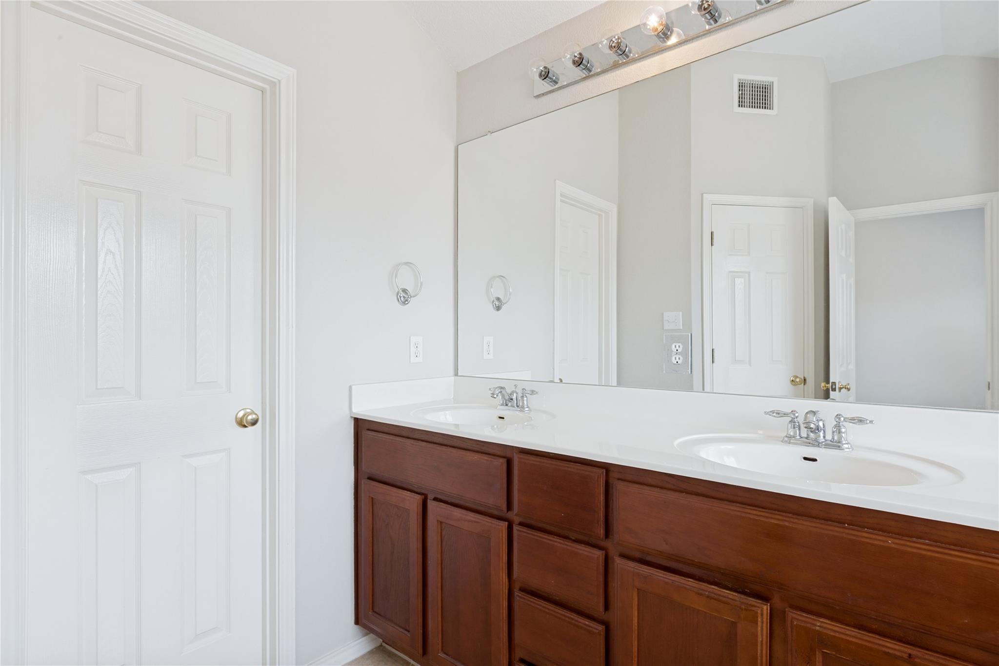 18625 Silent Water Way Property Photo 18
