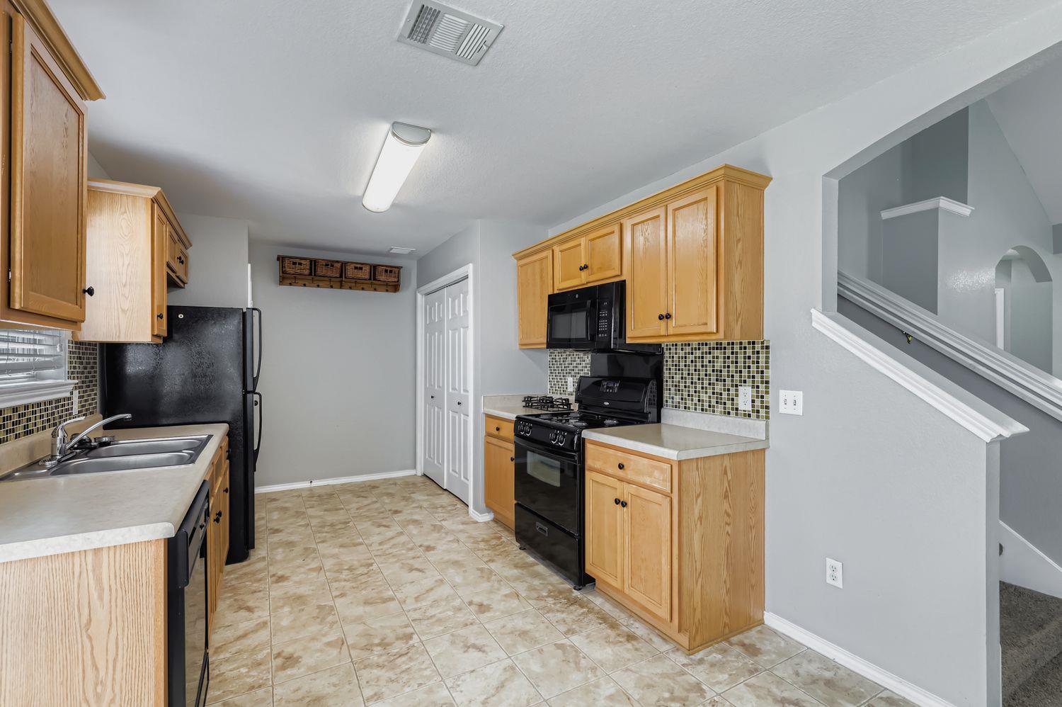 1705 Lost Maples Loop Property Photo 8