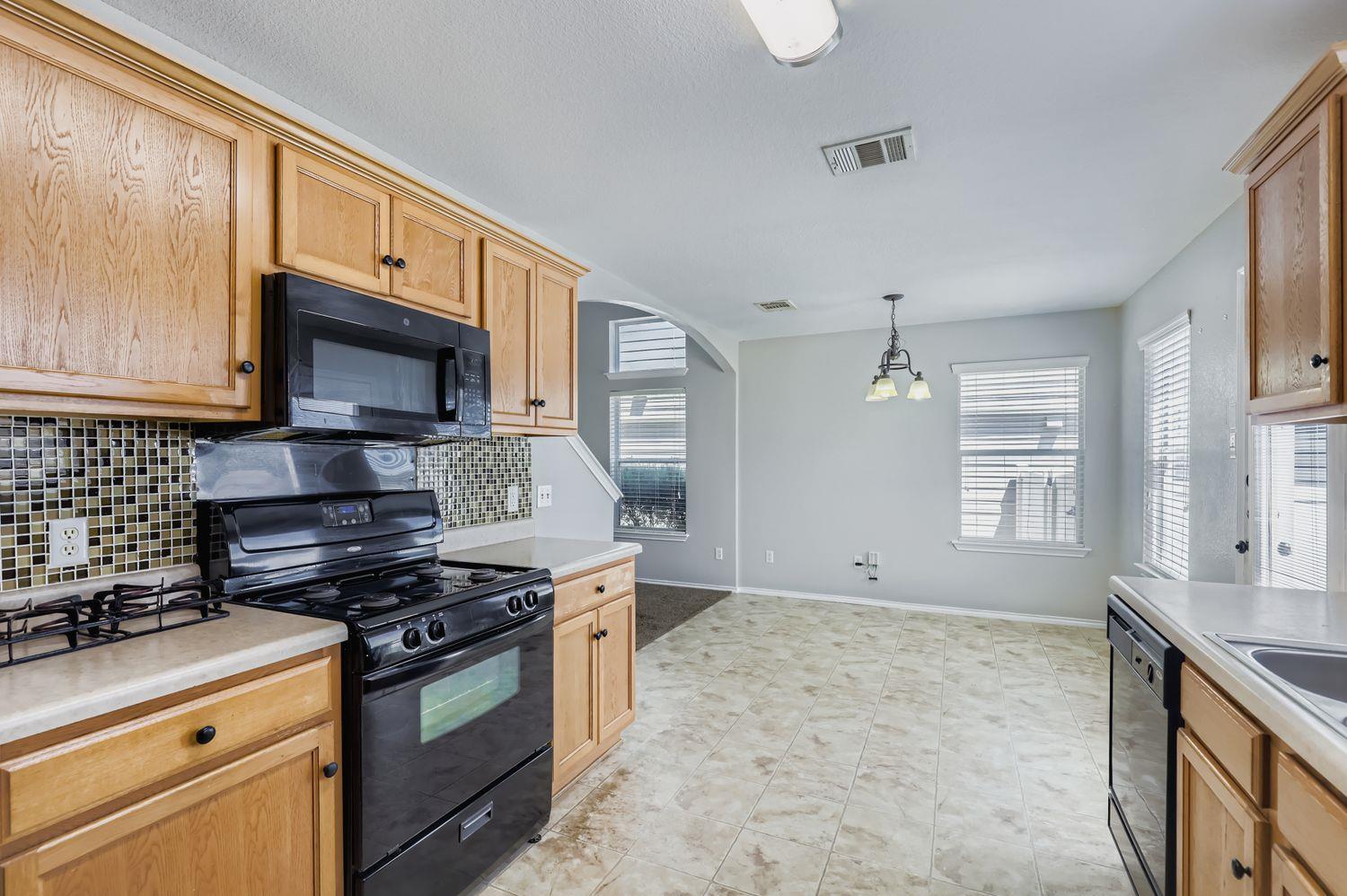 1705 Lost Maples Loop Property Photo 10