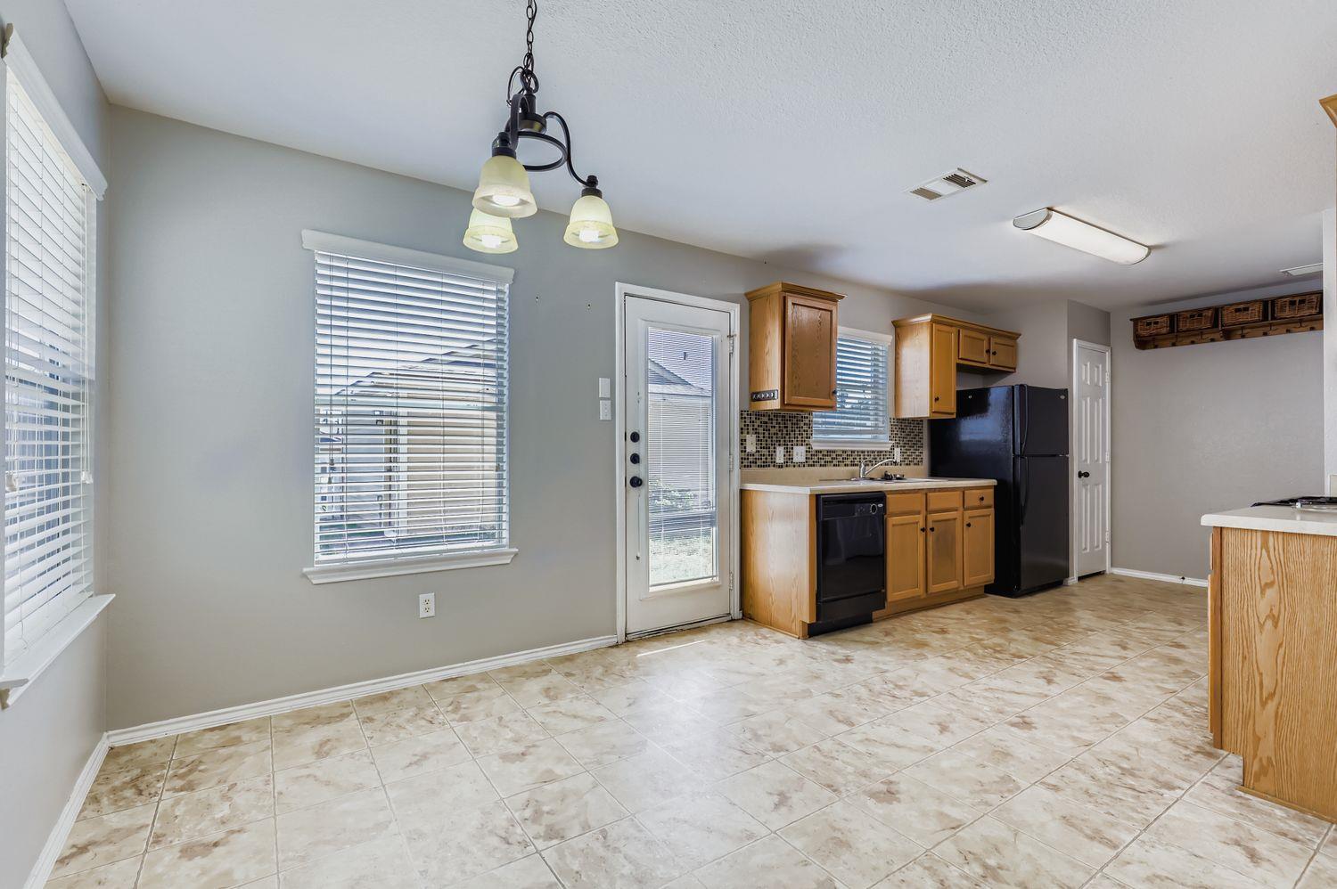 1705 Lost Maples Loop Property Photo 11