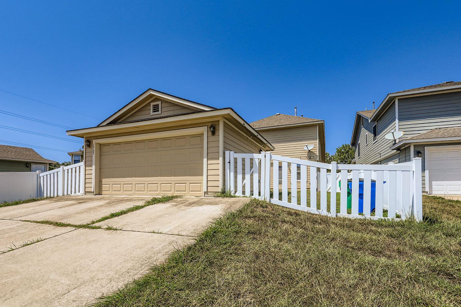 1705 Lost Maples Loop Property Photo 28