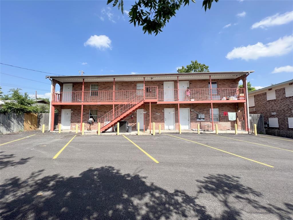 1010 Root Ave Property Photo 7