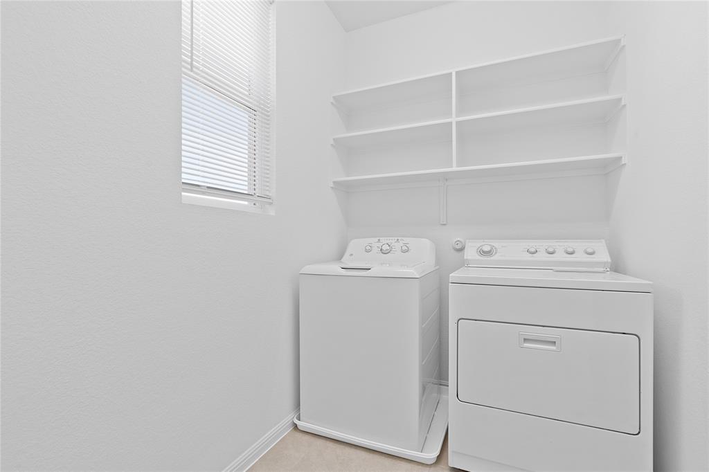 2513 Acoma Ln Property Photo 22