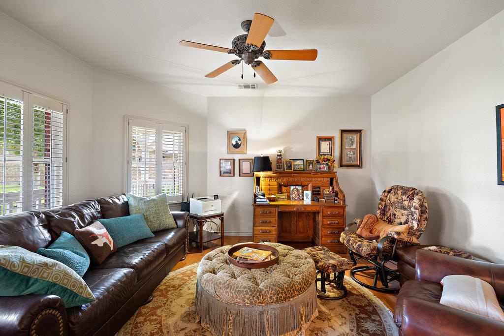 104 River Ranch Rd Property Photo 8
