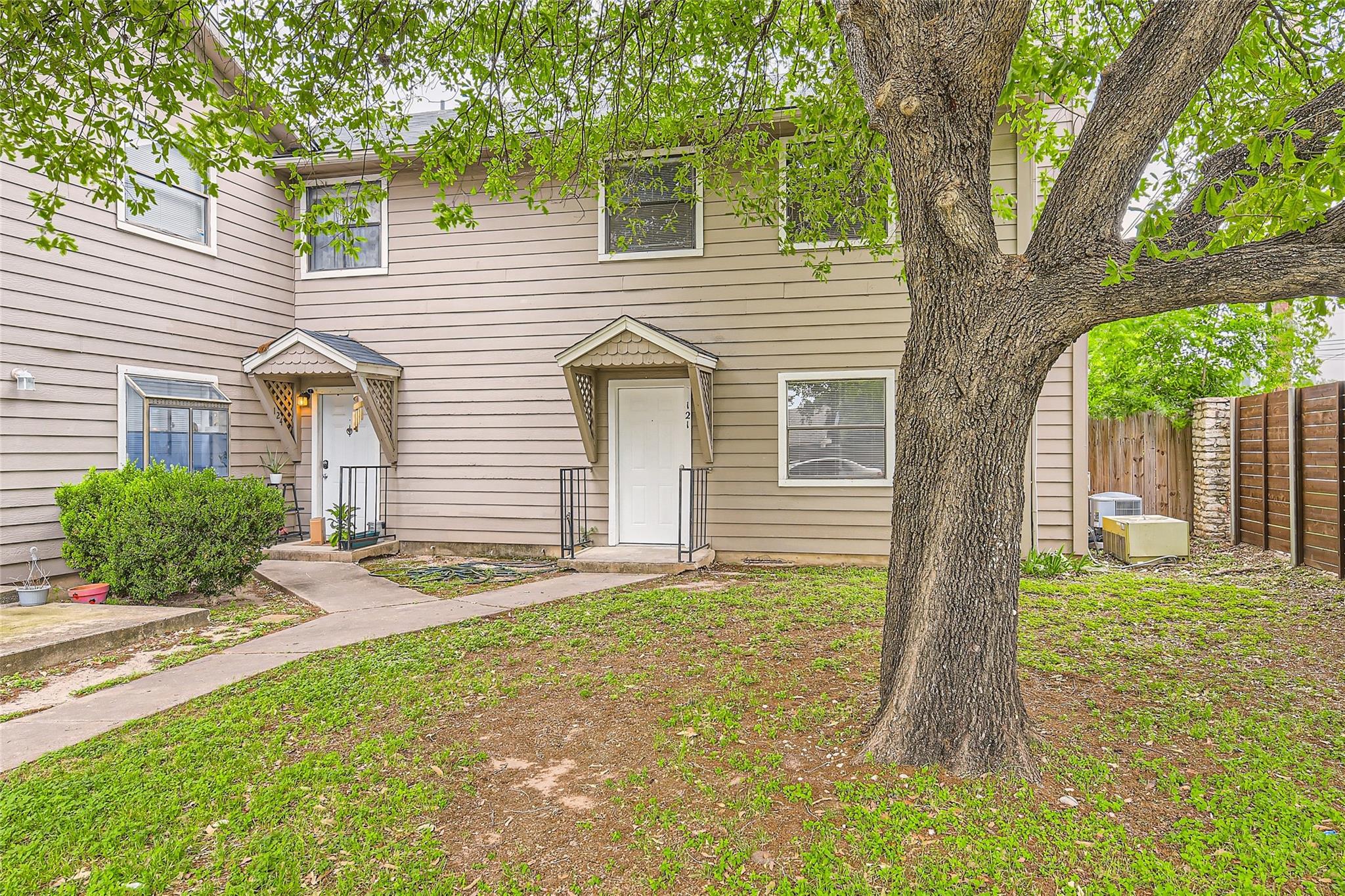 5616 Emerald Forest Dr #121 Property Photo 1