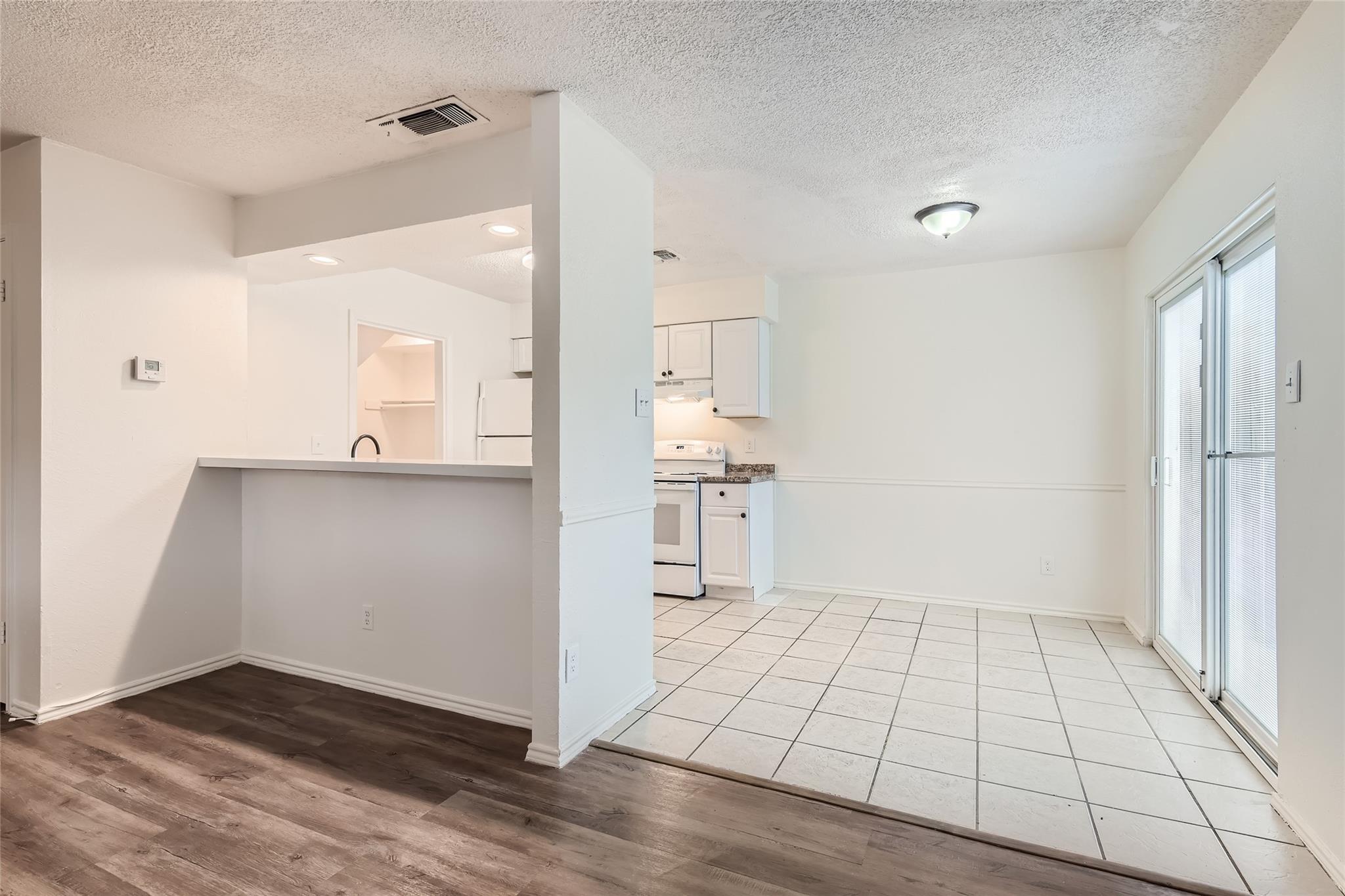 5616 Emerald Forest Dr #121 Property Photo 6