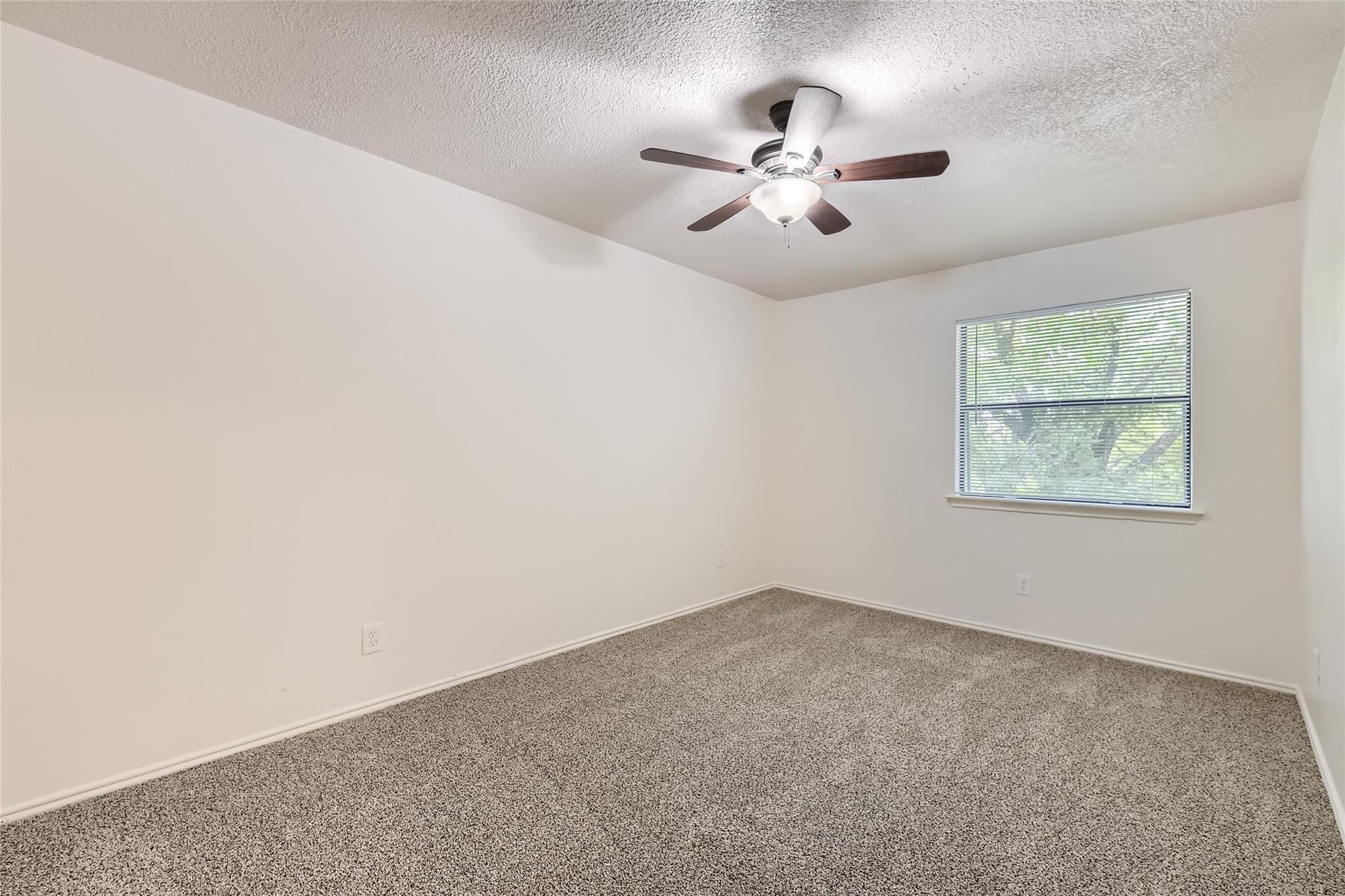 5616 Emerald Forest Dr #121 Property Photo 10