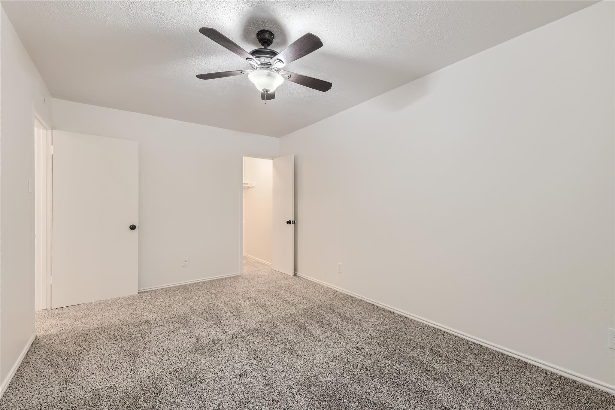5616 Emerald Forest Dr #121 Property Photo 11