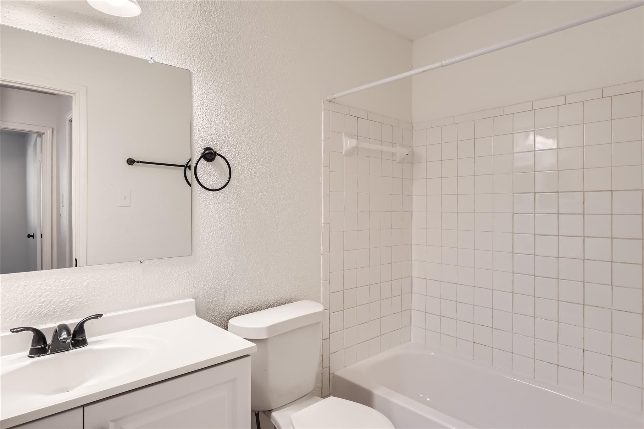 5616 Emerald Forest Dr #121 Property Photo 12