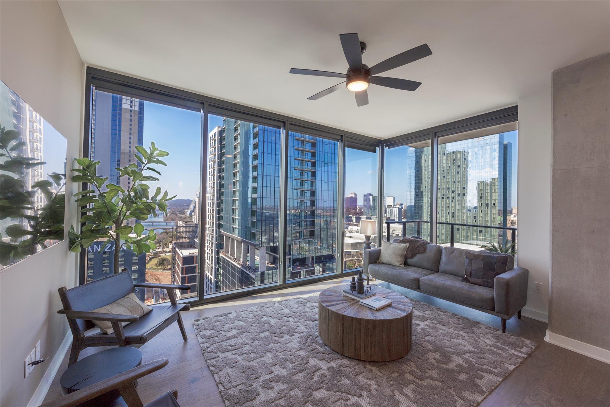 84 E East Ave 2301 Property Photo 1