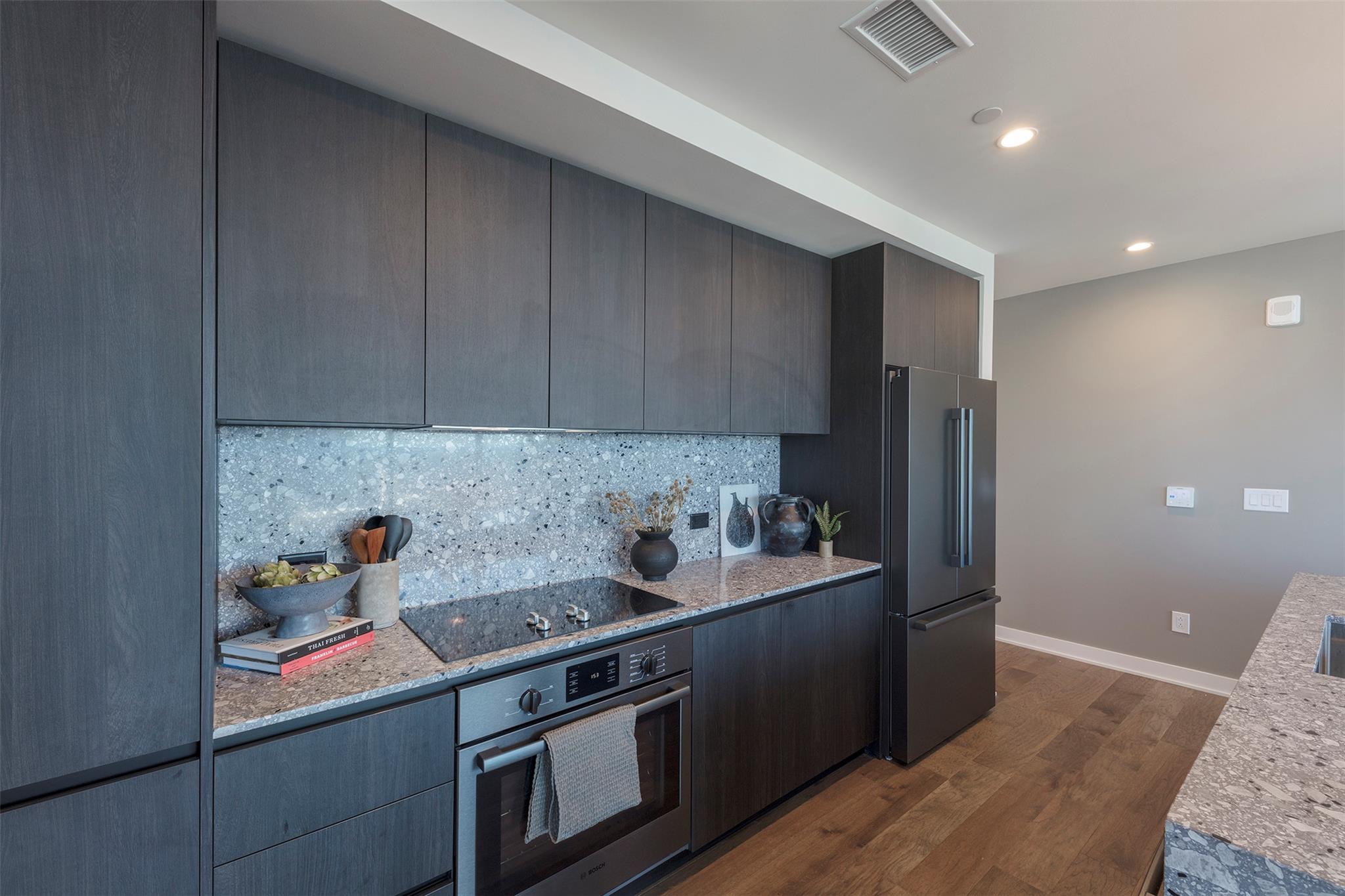 84 E East Ave 2301 Property Photo 6