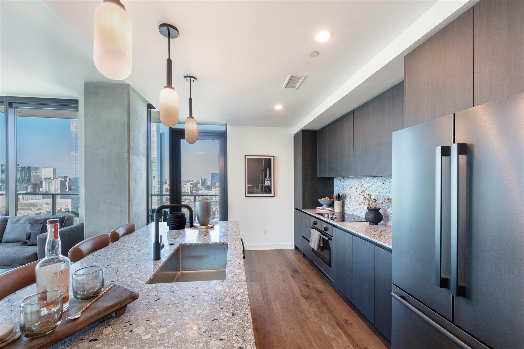 84 E East Ave 2301 Property Photo 7