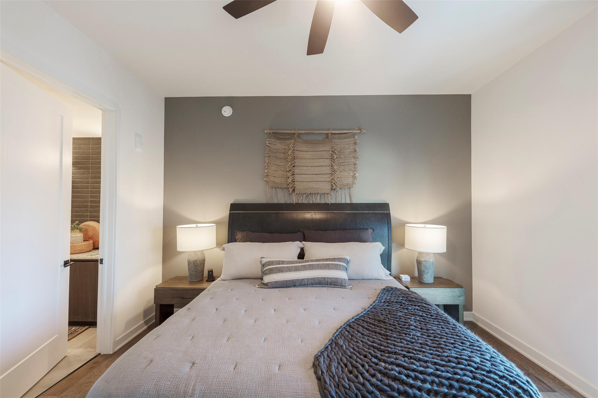 84 E East Ave 2301 Property Photo 9