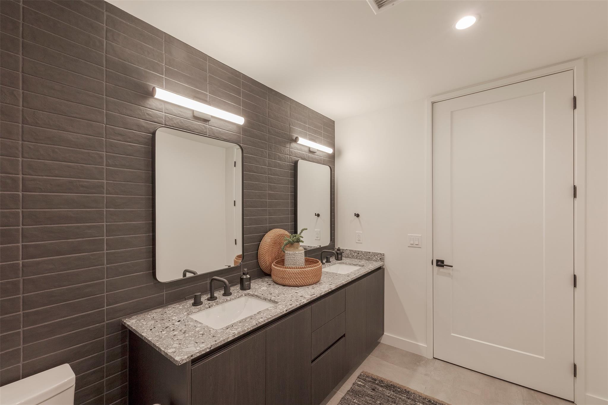 84 E East Ave 2301 Property Photo 11