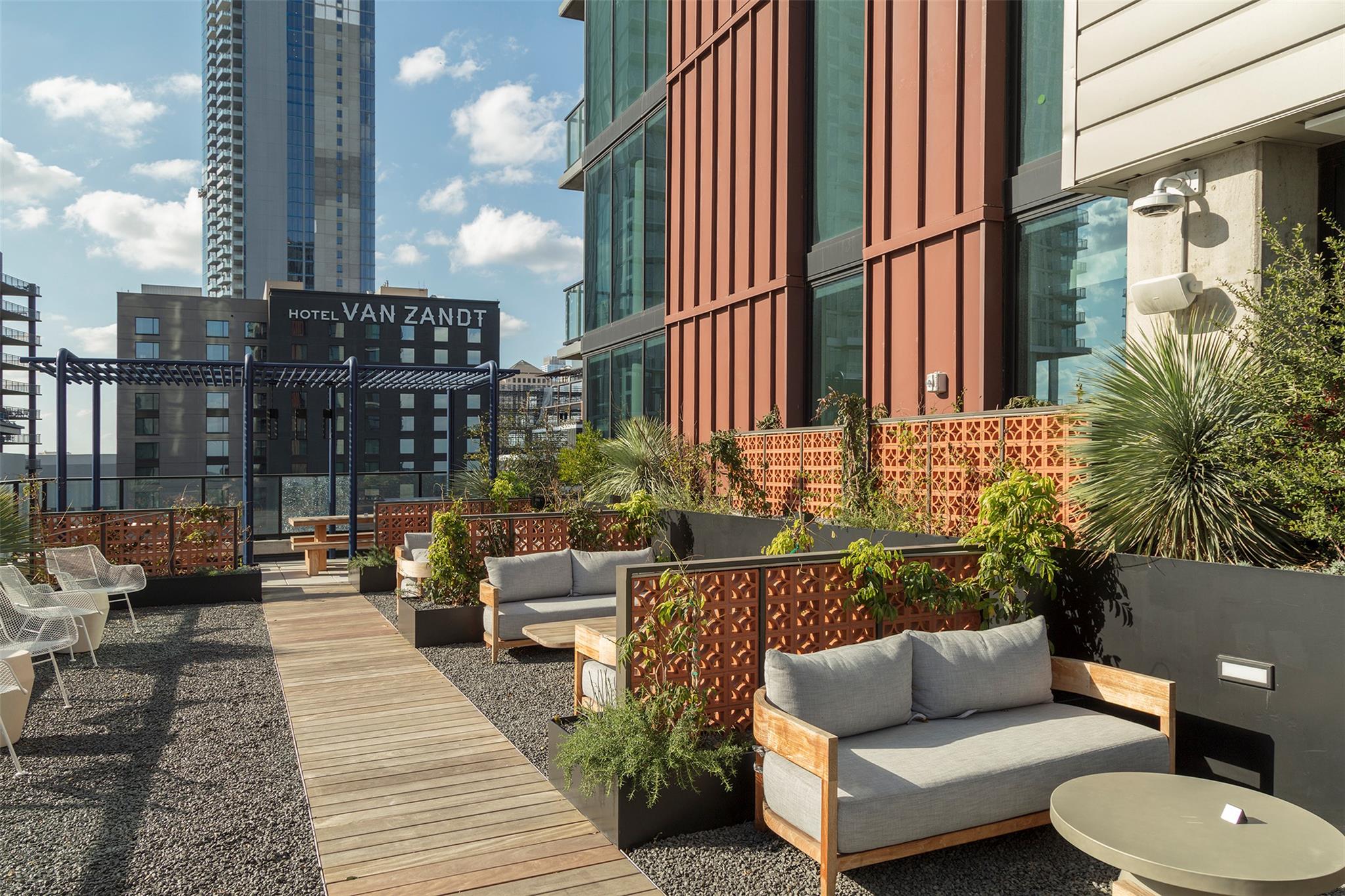 84 E East Ave 2301 Property Photo 36