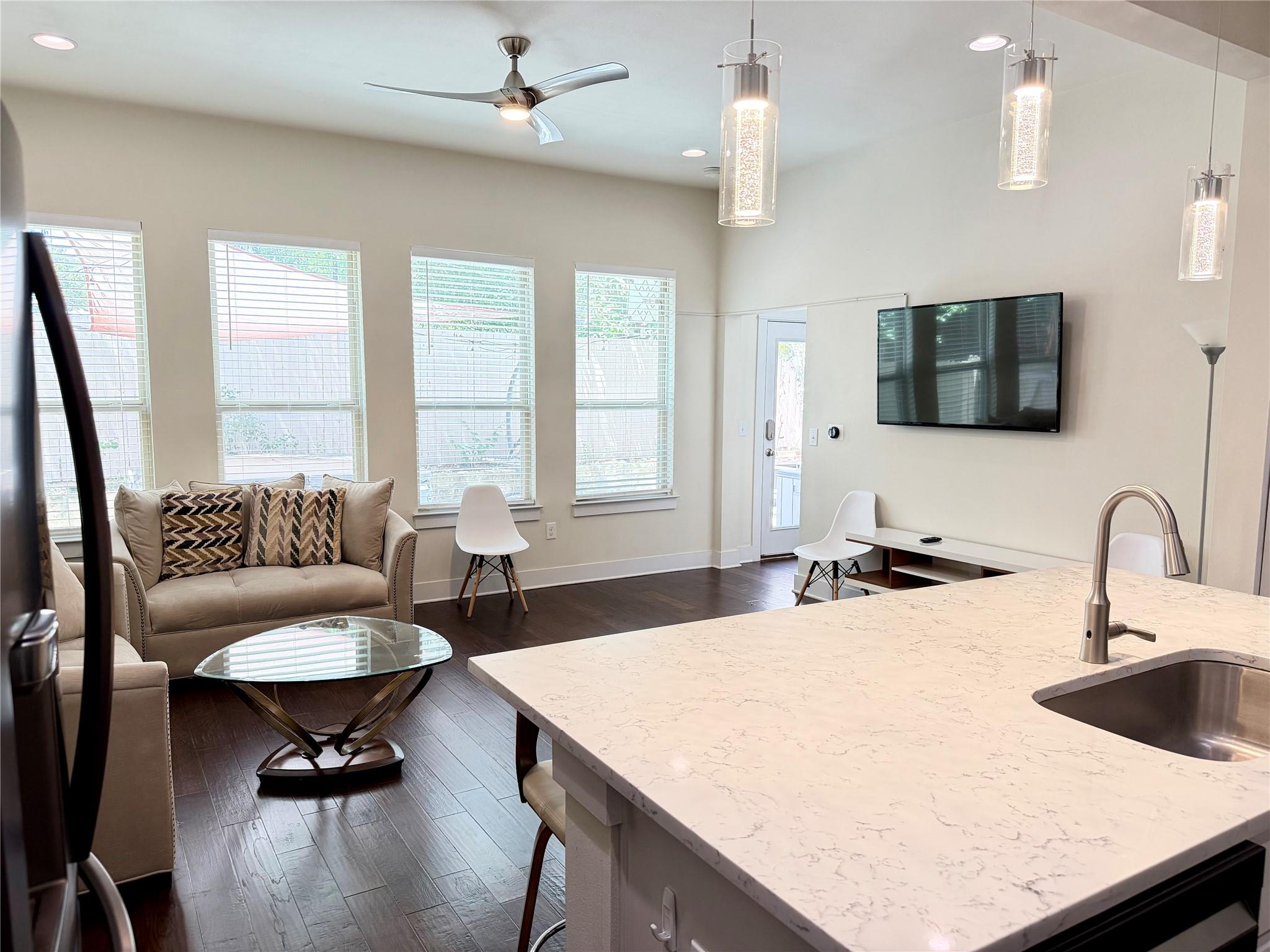 13501 Metric Blvd #45 Property Photo 4