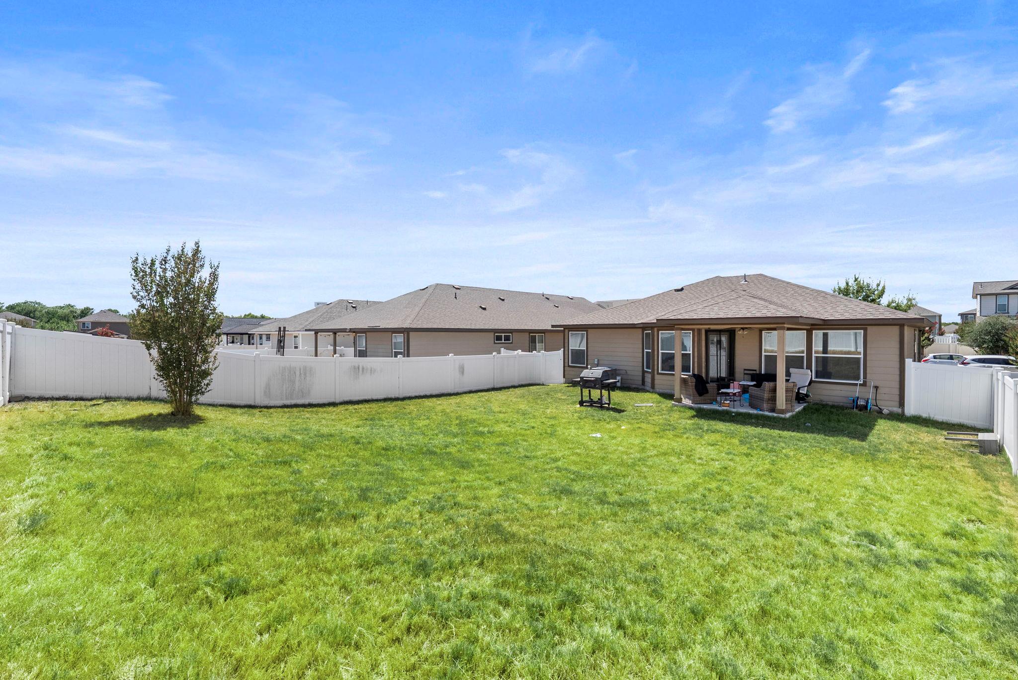 18329 Cumberland Gap St Property Photo 23