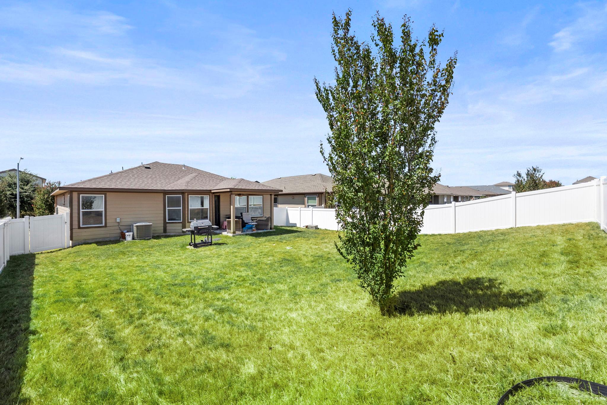 18329 Cumberland Gap St Property Photo 24