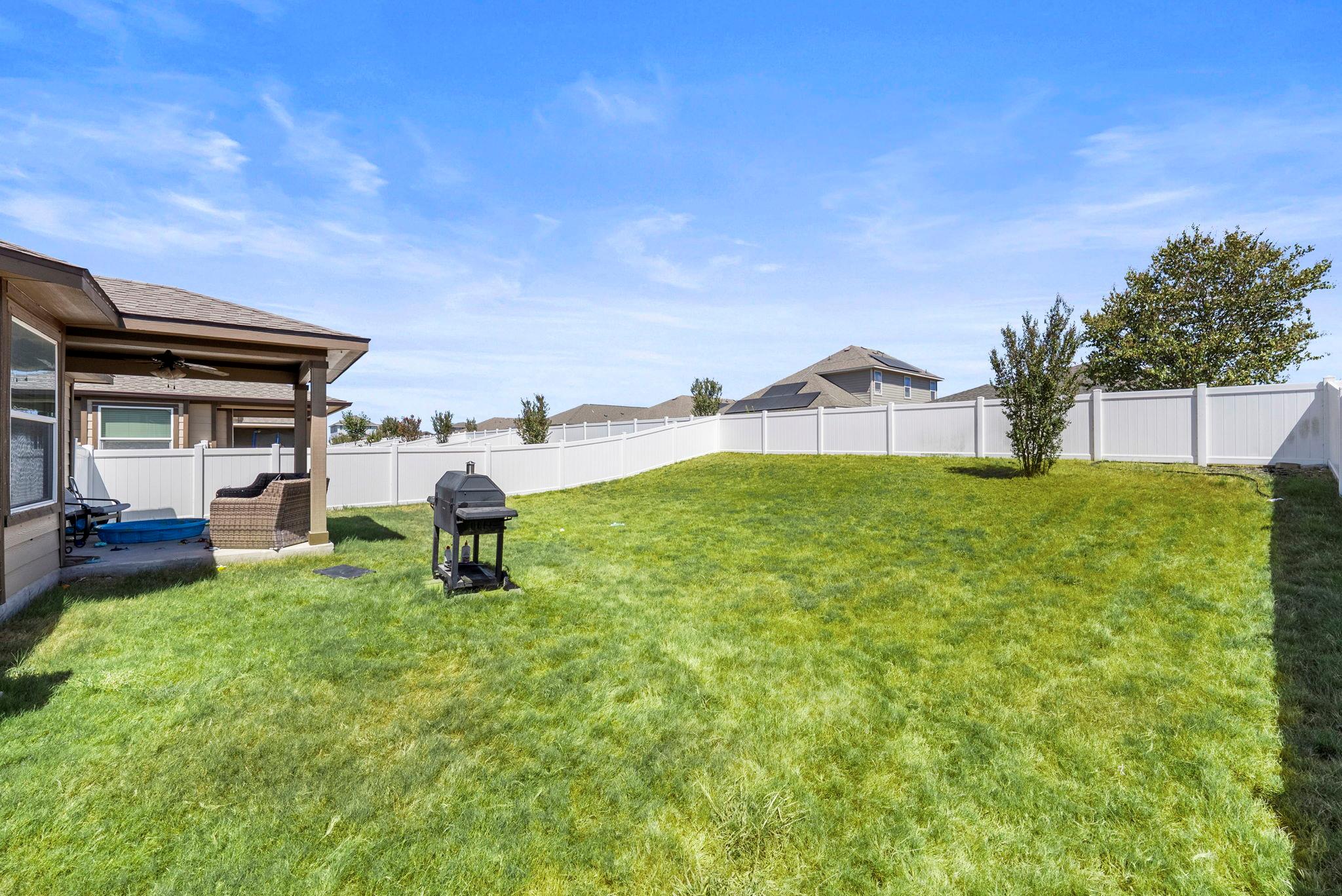 18329 Cumberland Gap St Property Photo 25