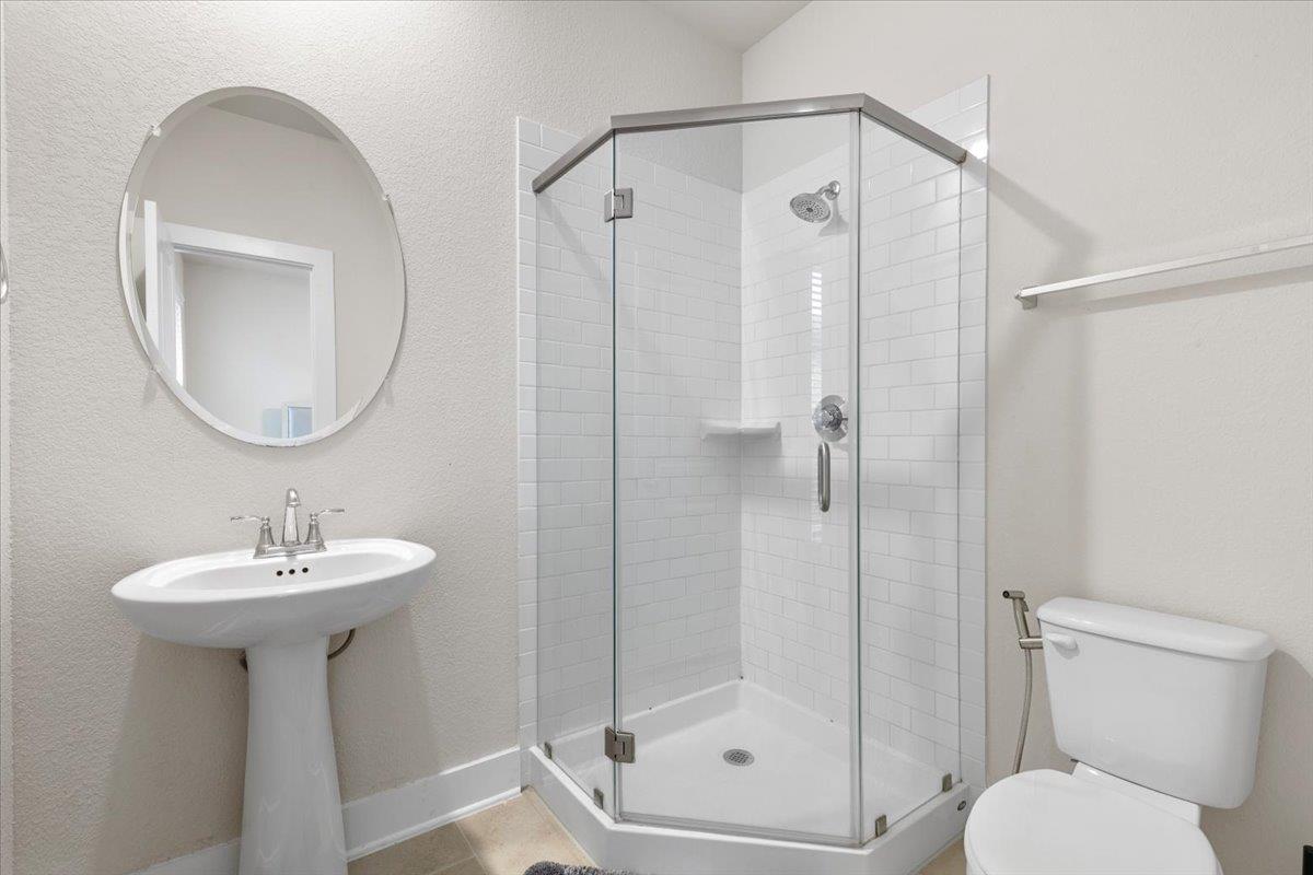 450 Durian Loop Property Photo 20