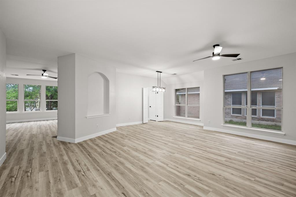 2931 Flower Hill Dr Property Photo 4