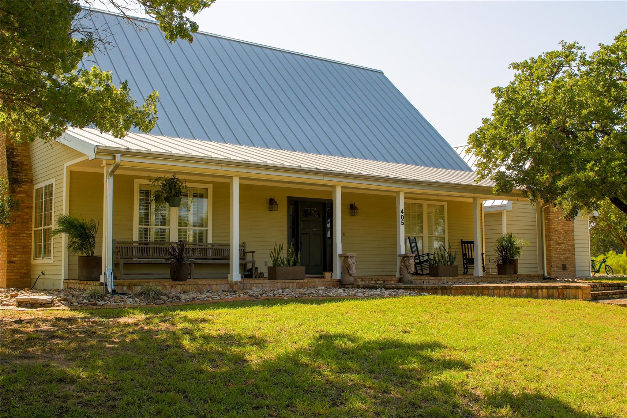 405 Frederick Rd Property Photo 1