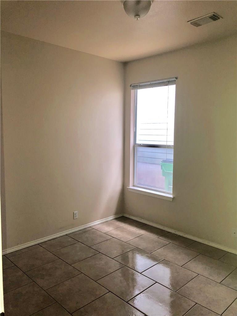 2848 Southampton Way #a Property Photo 4