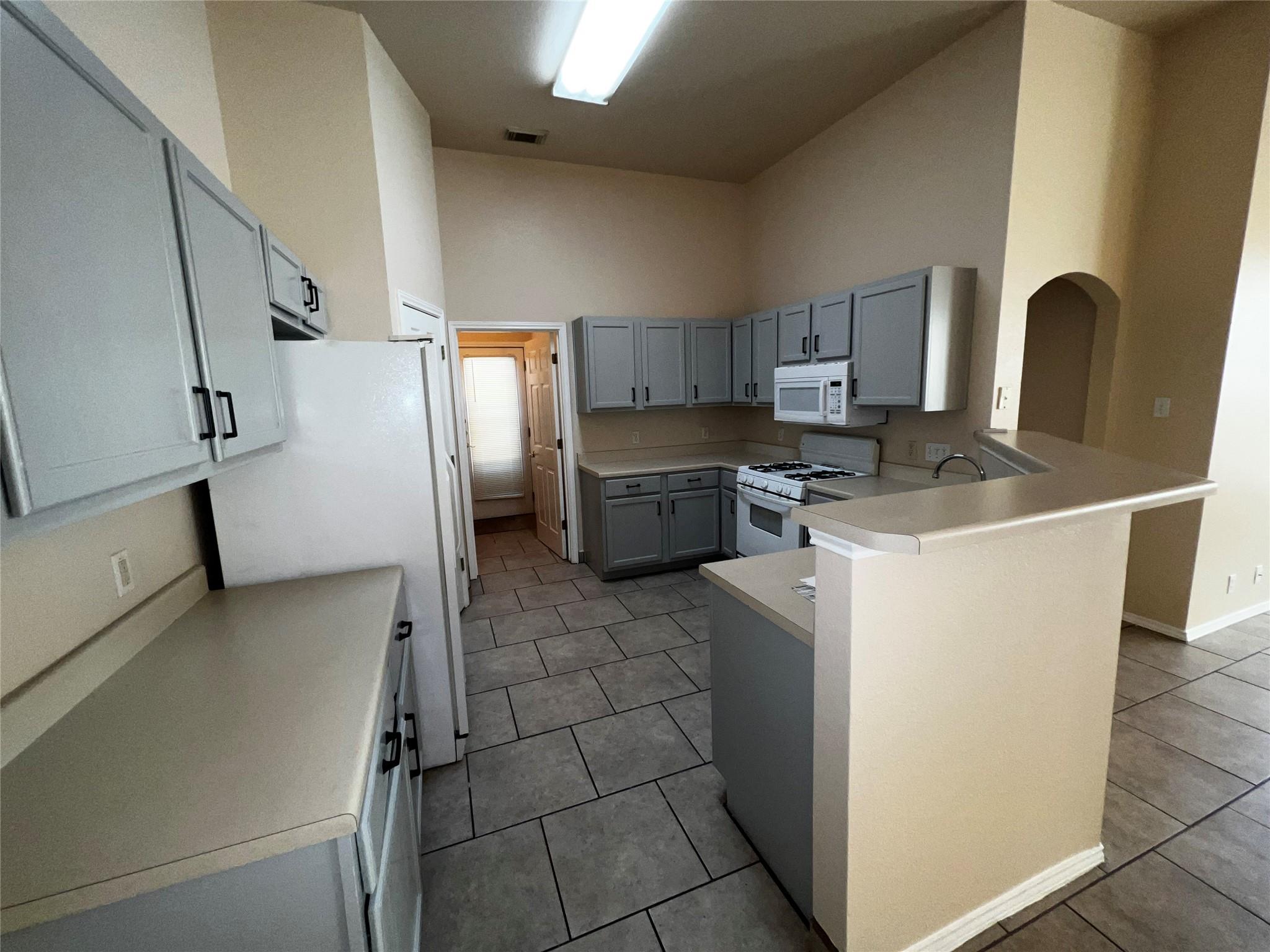 2848 Southampton Way #a Property Photo 8