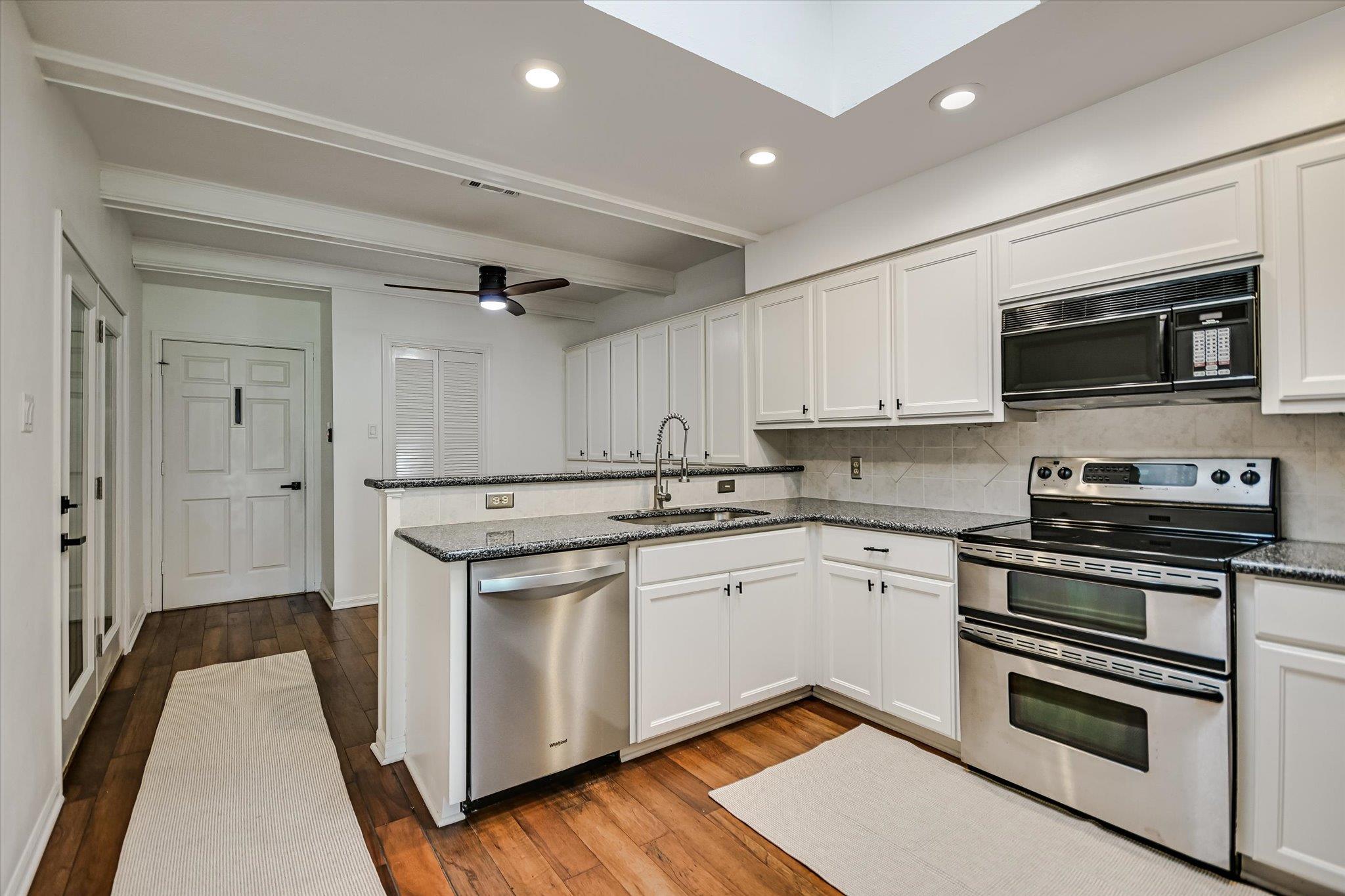 11125 Pinehurst Dr #c Property Photo 6