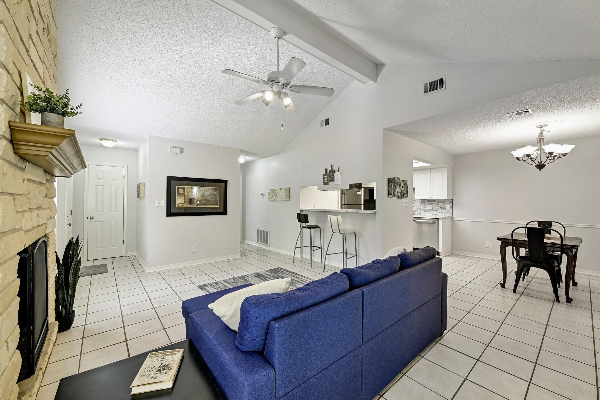 275 Mooring Cir #b Property Photo 6